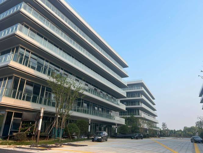 ⑥高校产研院与创新中心⑤综合管理服务④金融创新与行业投融资服务③